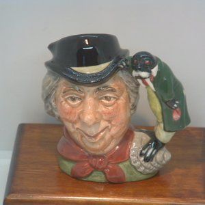 Pre-Owned 1964 Royal Doulton The Walrus & Carpenter Bernstein Figurine